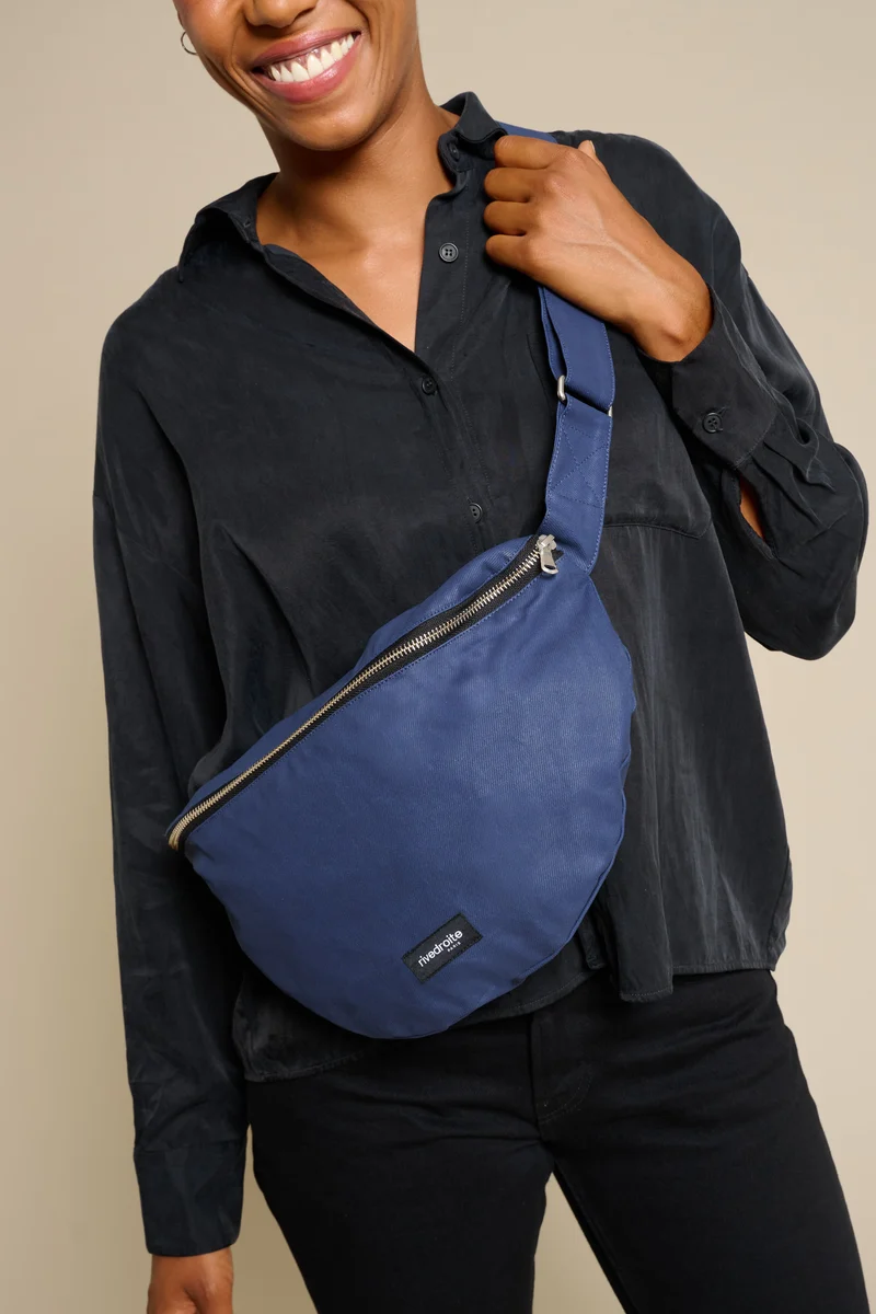 Custine XL le grand sac banane - Coton organique enduit Bleu