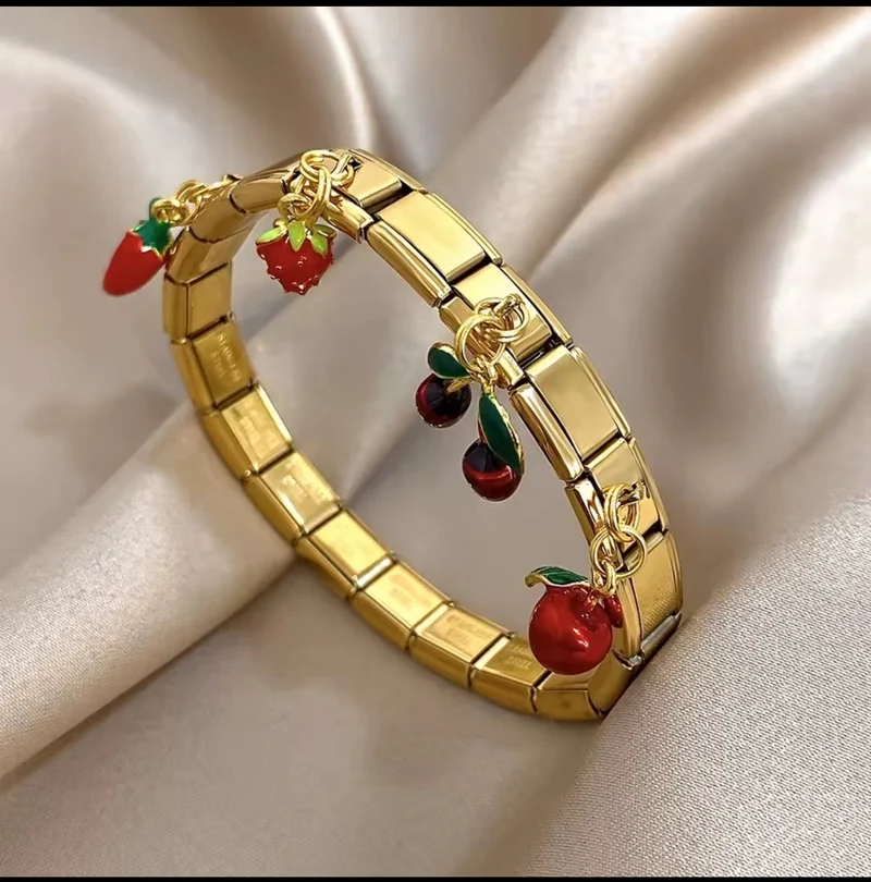 Bracelet Charm’s en Acier Inoxydable – Bracelet Tendance avec 4 Charms