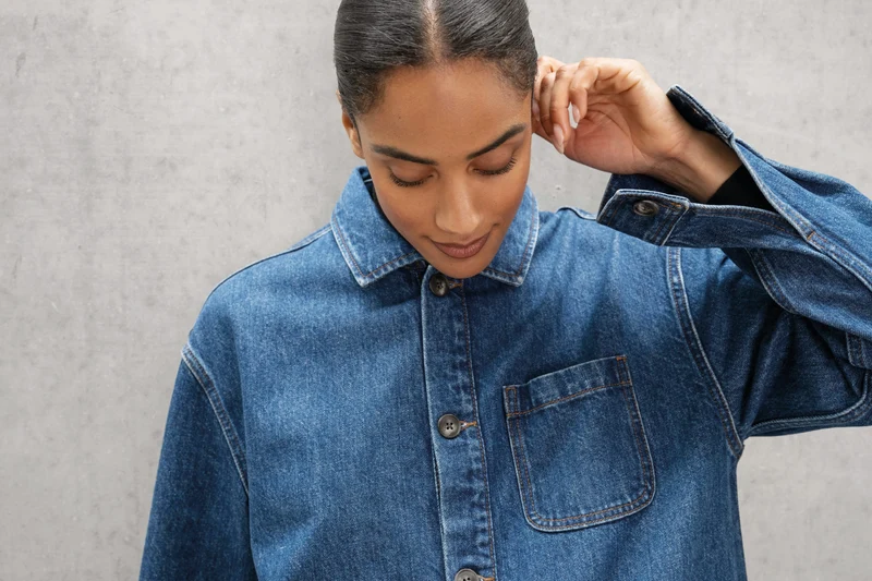 Veste en jean écoresponsable à épaules tombantes