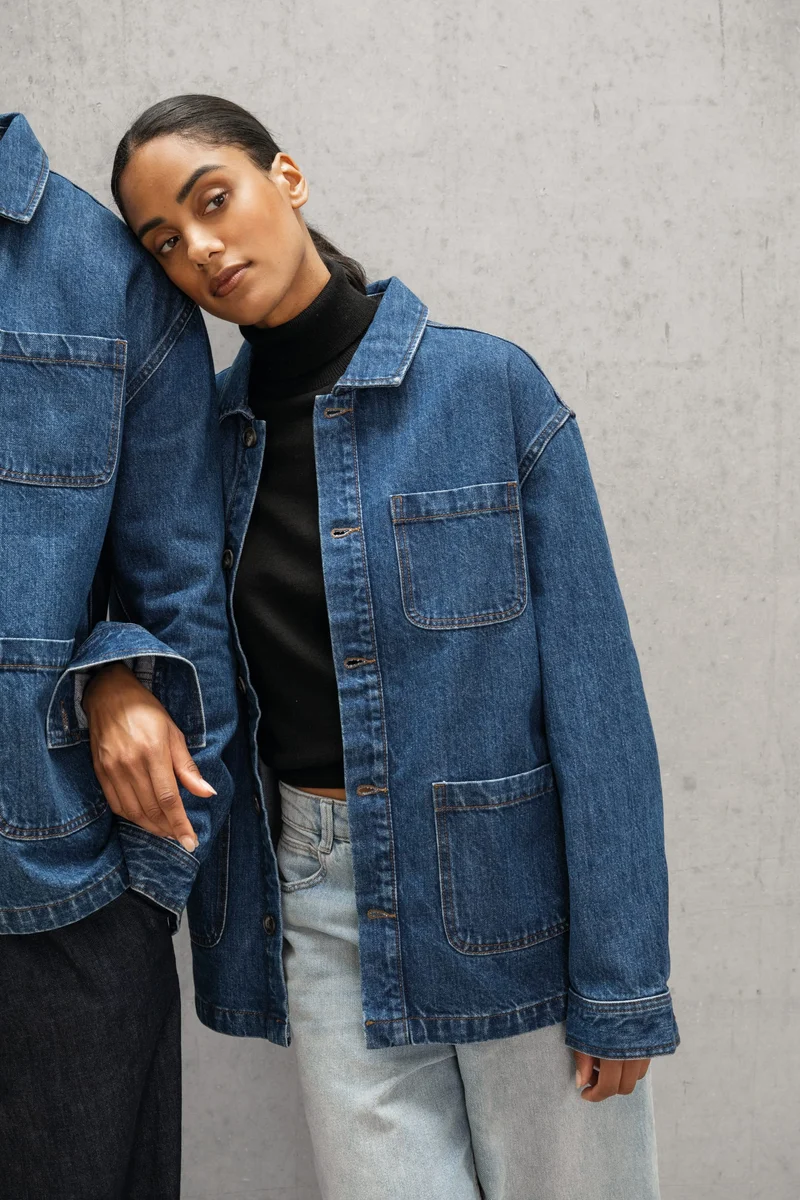 Veste en jean écoresponsable à épaules tombantes
