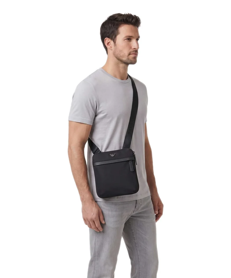 Emporio Armani Nylon Recycled Sac bandoulière black beauty