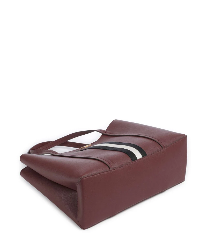 DKNY Nuri Cabas aged wine