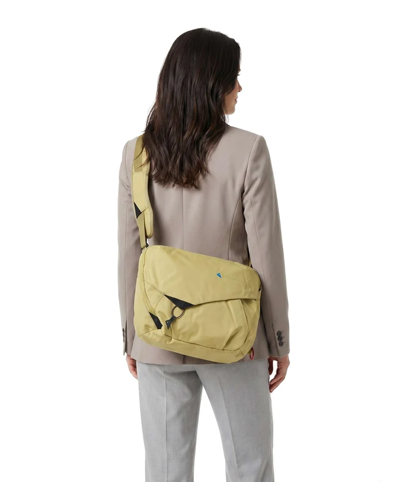 Klättermusen Gaut Sac messager dark straw