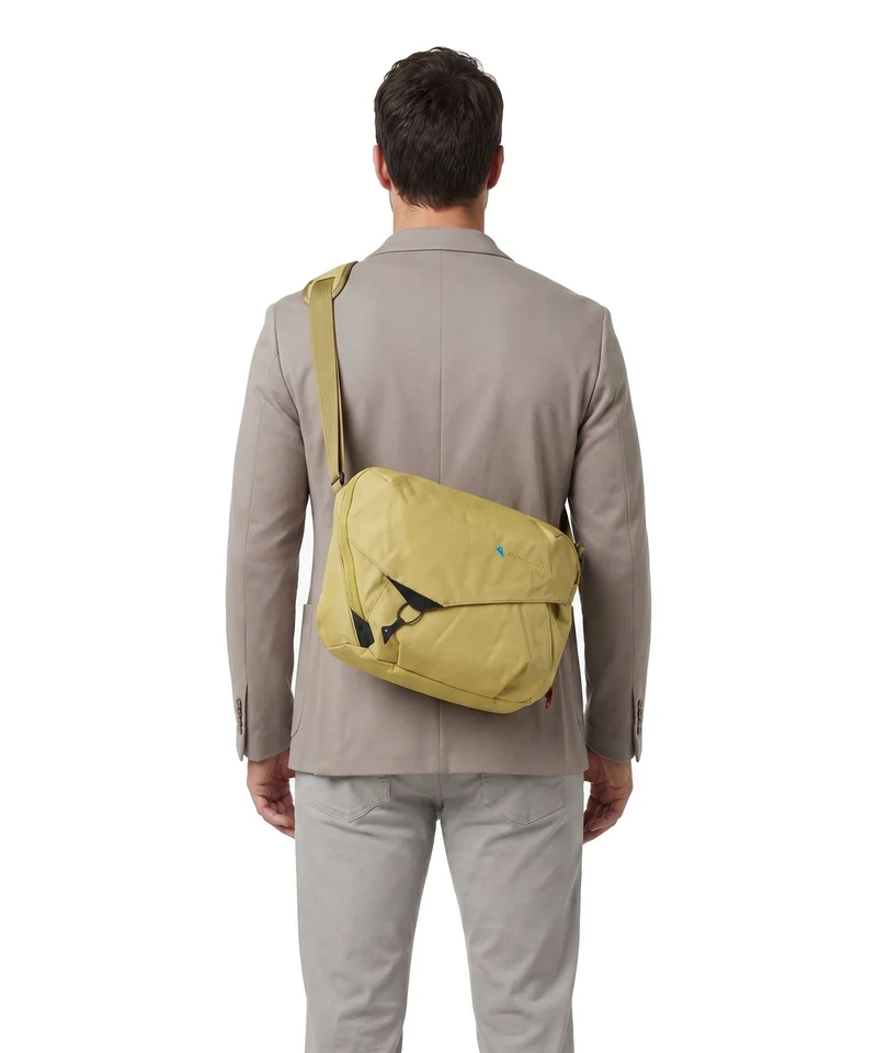 Klättermusen Gaut Sac messager dark straw