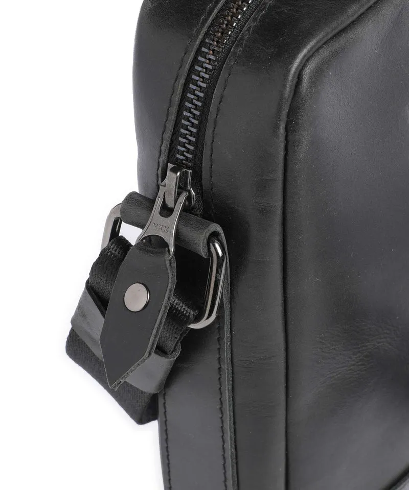 Buckle & Seam Crazy Horse Runner Sac bandoulière black
