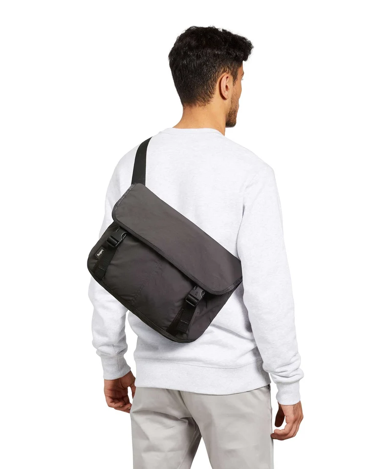 Bellroy Cinch 12 Sac messager burgundy