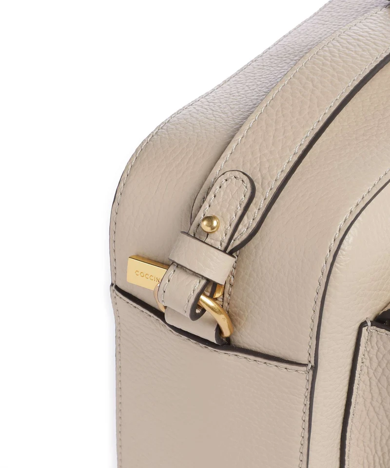 Coccinelle Beat Soft Sac bandoulière sandshell