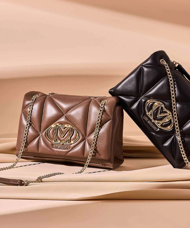 Love Moschino Embossed Q Sac porté épaule mud