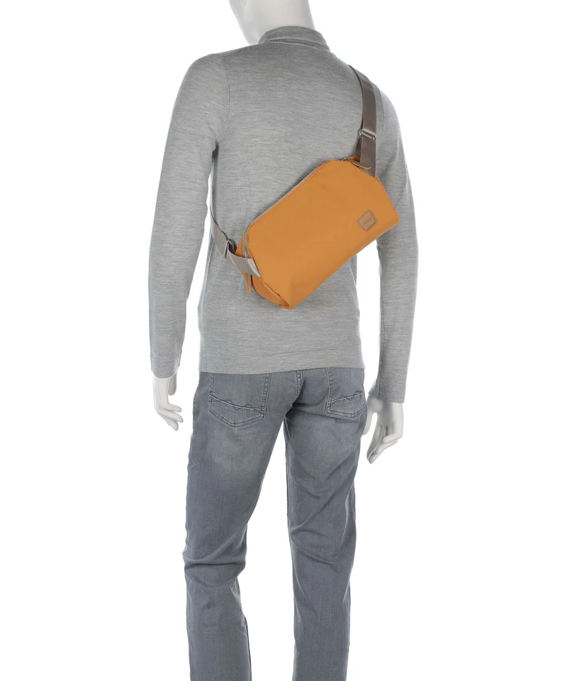 Bellroy Classic 7 Sac sling butterscotch