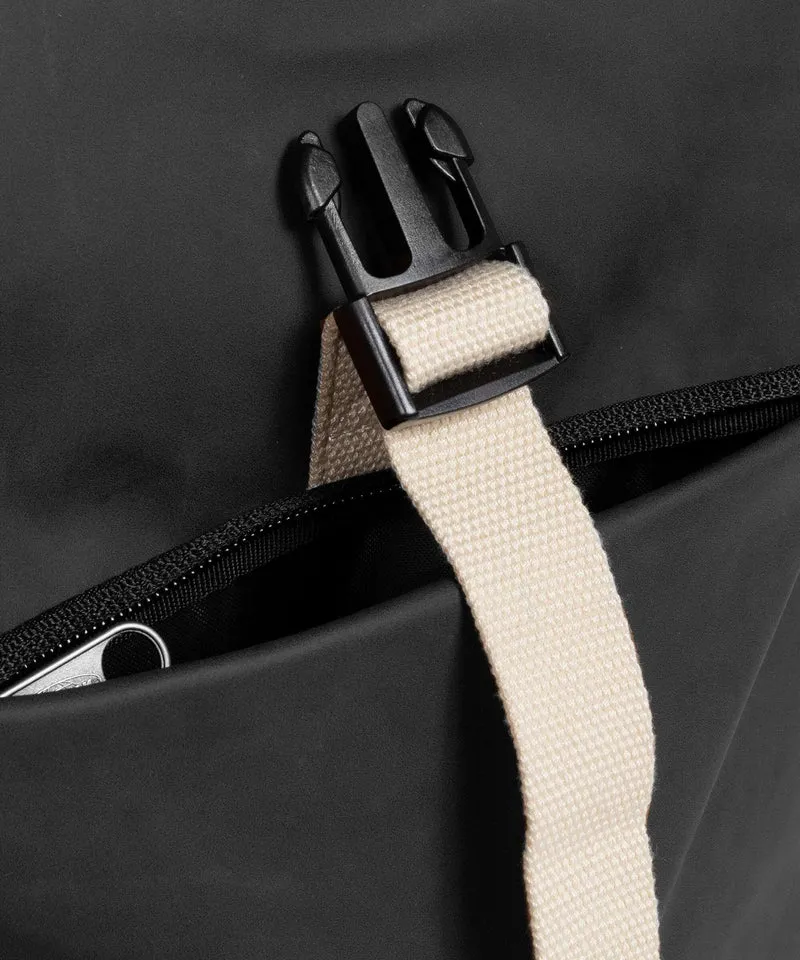 Eastpak Up Sac à dos roll-top upgrained black