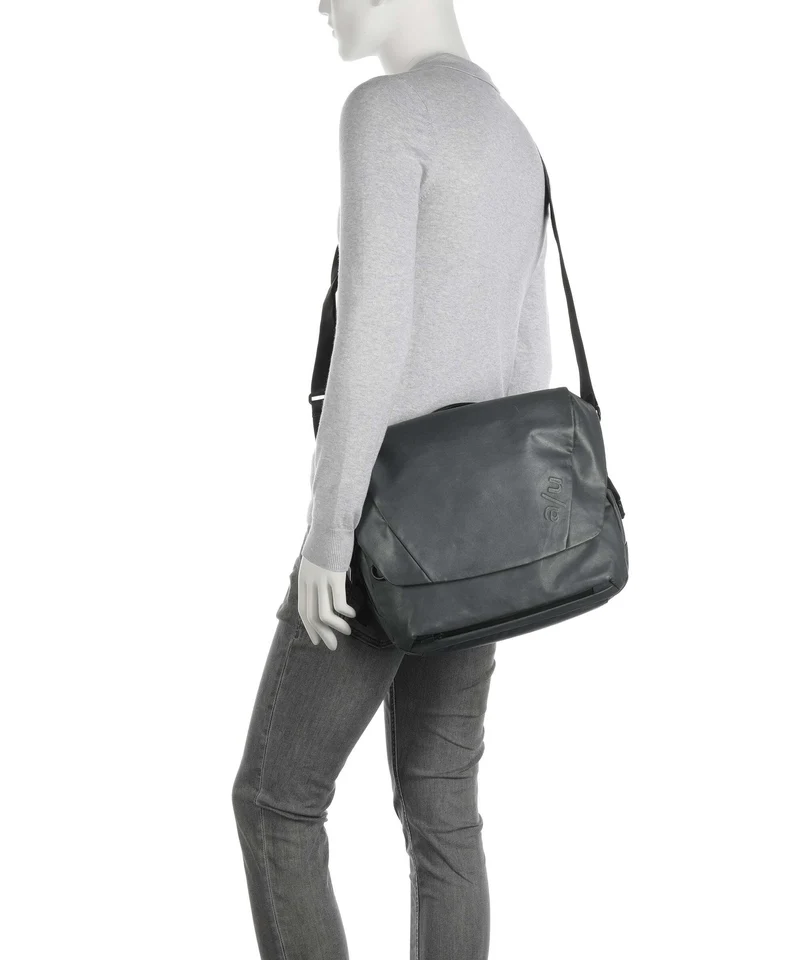 Aunts & Uncles Japan Yamakuni Sac messager volcanic ash