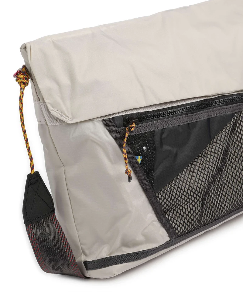 Klättermusen Grid Sac messager putty grey