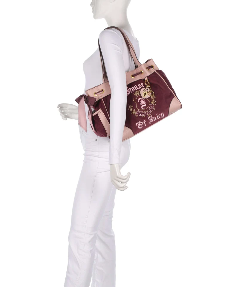 Juicy Couture Heritage L Cabas wine tasting
