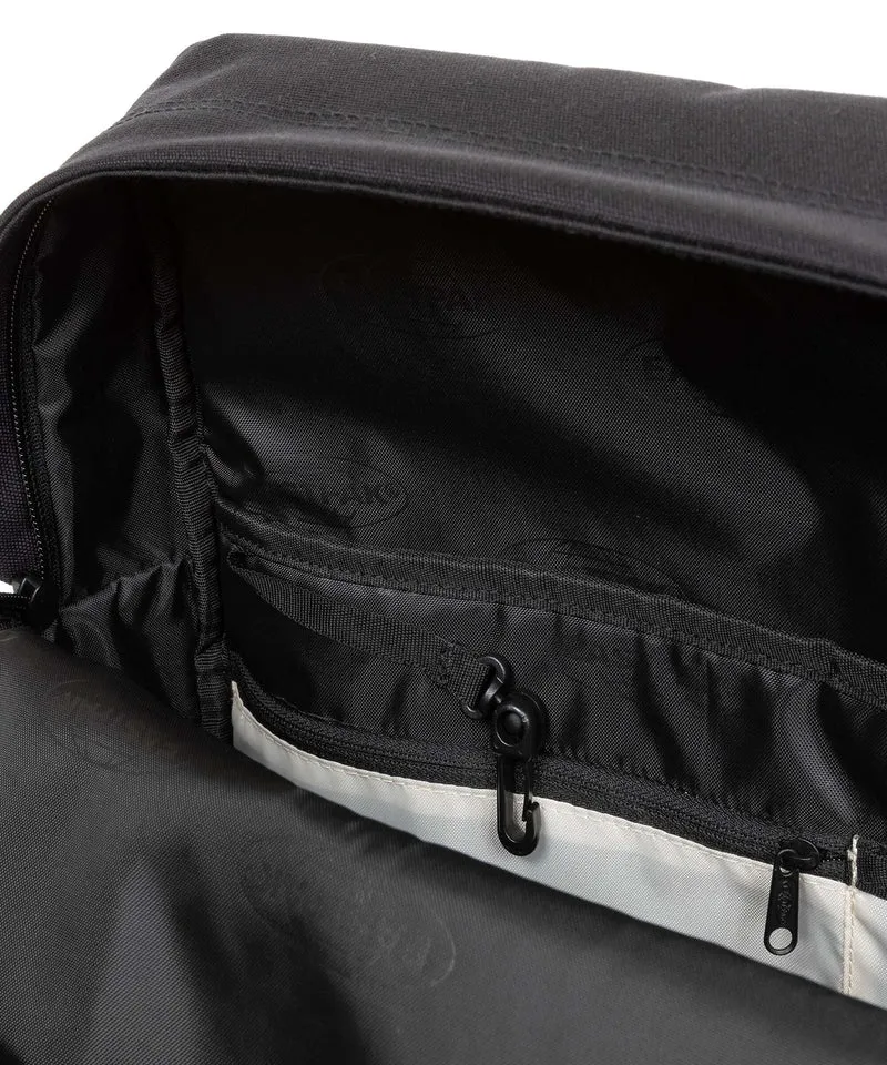 Eastpak Icon Totepack Sac à dos on black