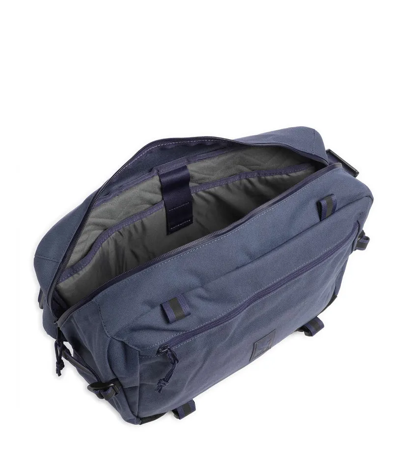 Chrome Kadet Max Sac sling indigo