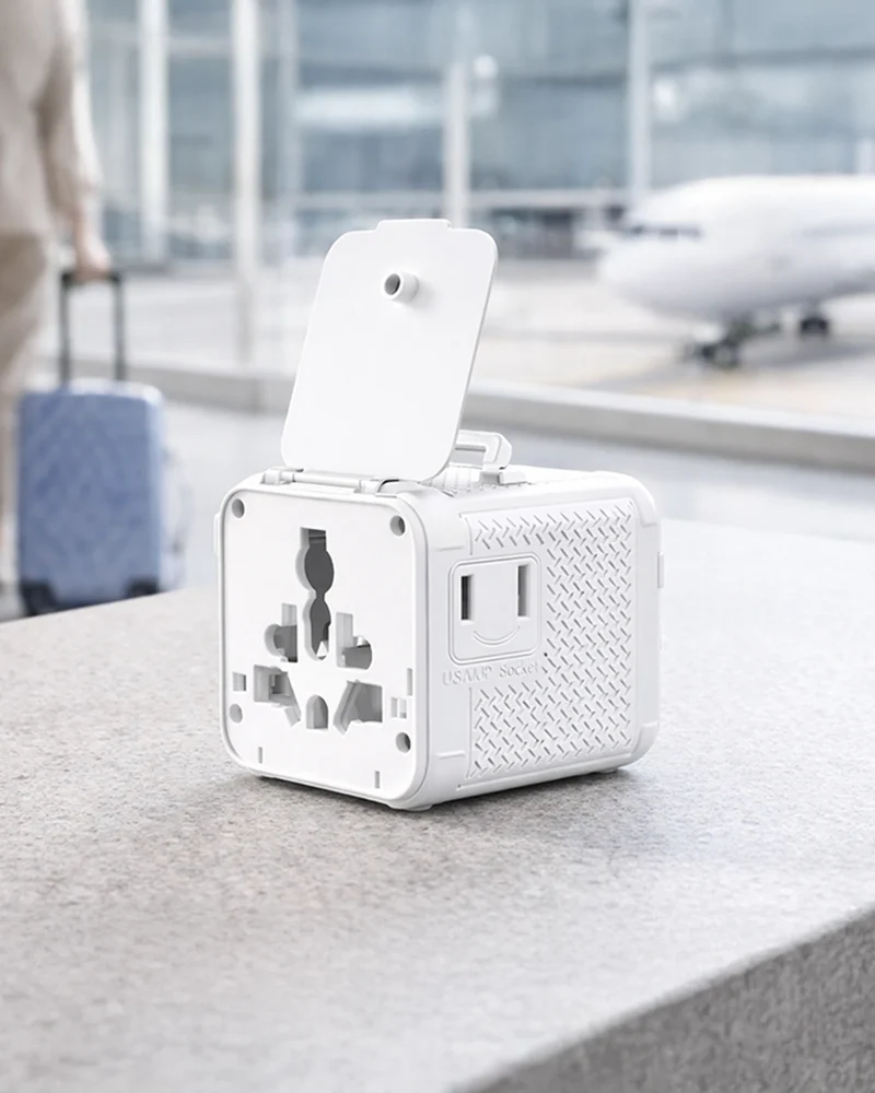 Adaptateur universel compact à personnaliser