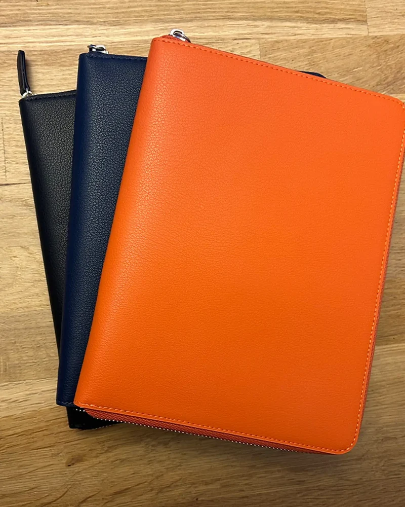 Porte notes cuir recyclé Iné Companion à personnaliser