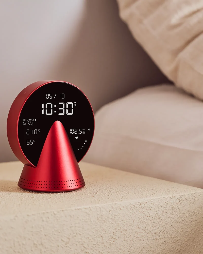Radio-réveil Bluetooth aluminium Lexon Conic à personnaliser