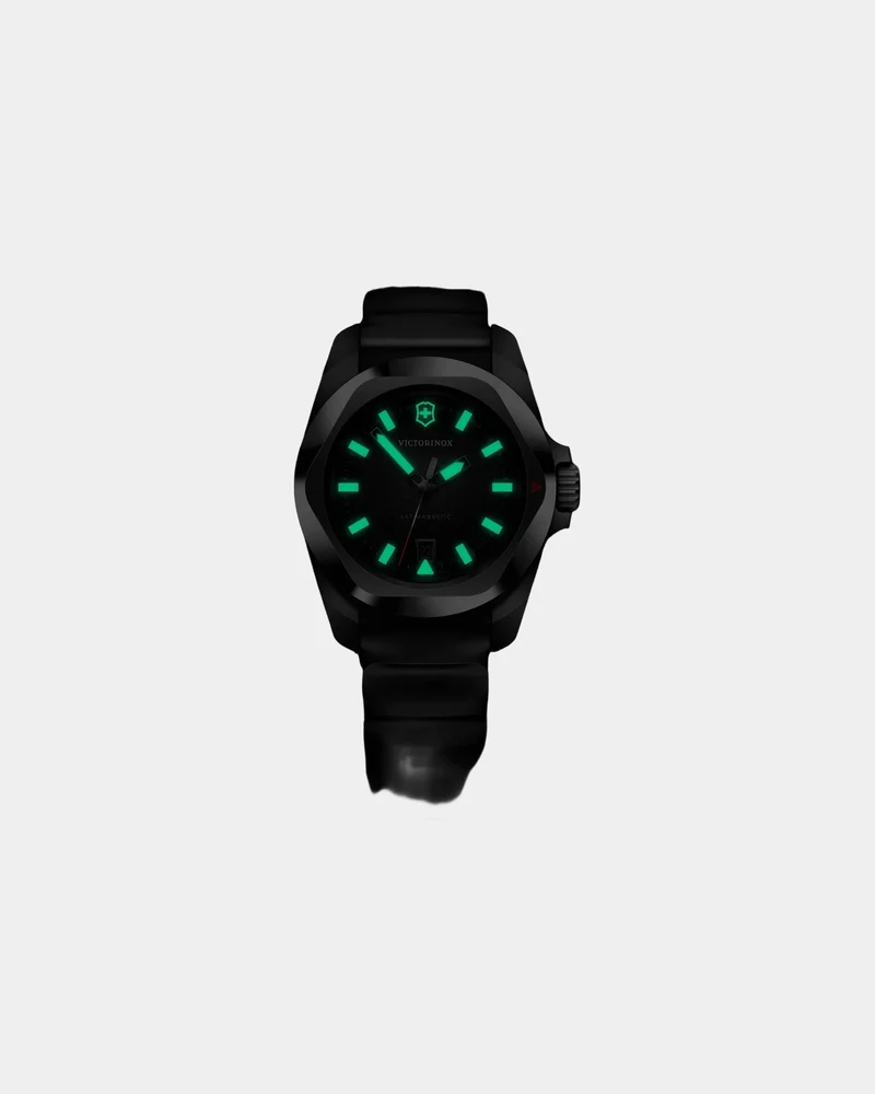 Montre acier inoxydable Victorinox I.N.O.X. à personnaliser