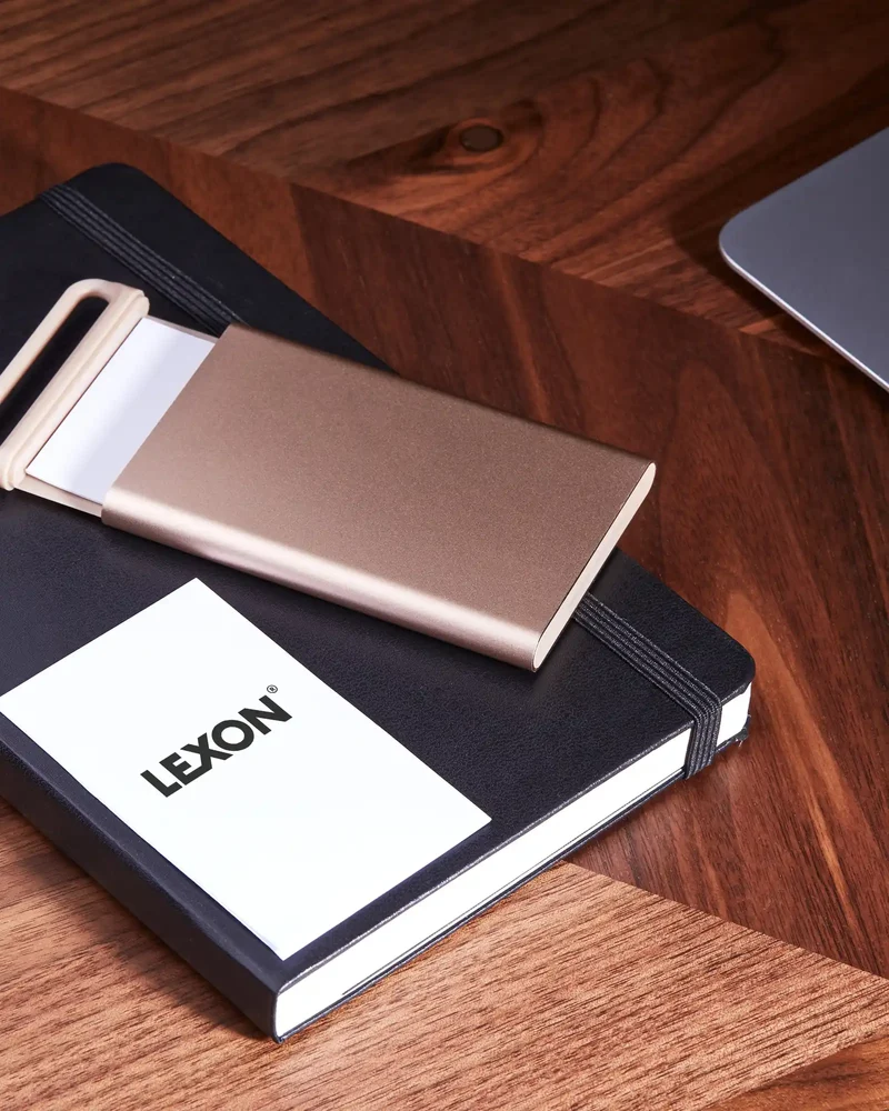 Étui aluminium Lexon Nomaday Card à personnaliser