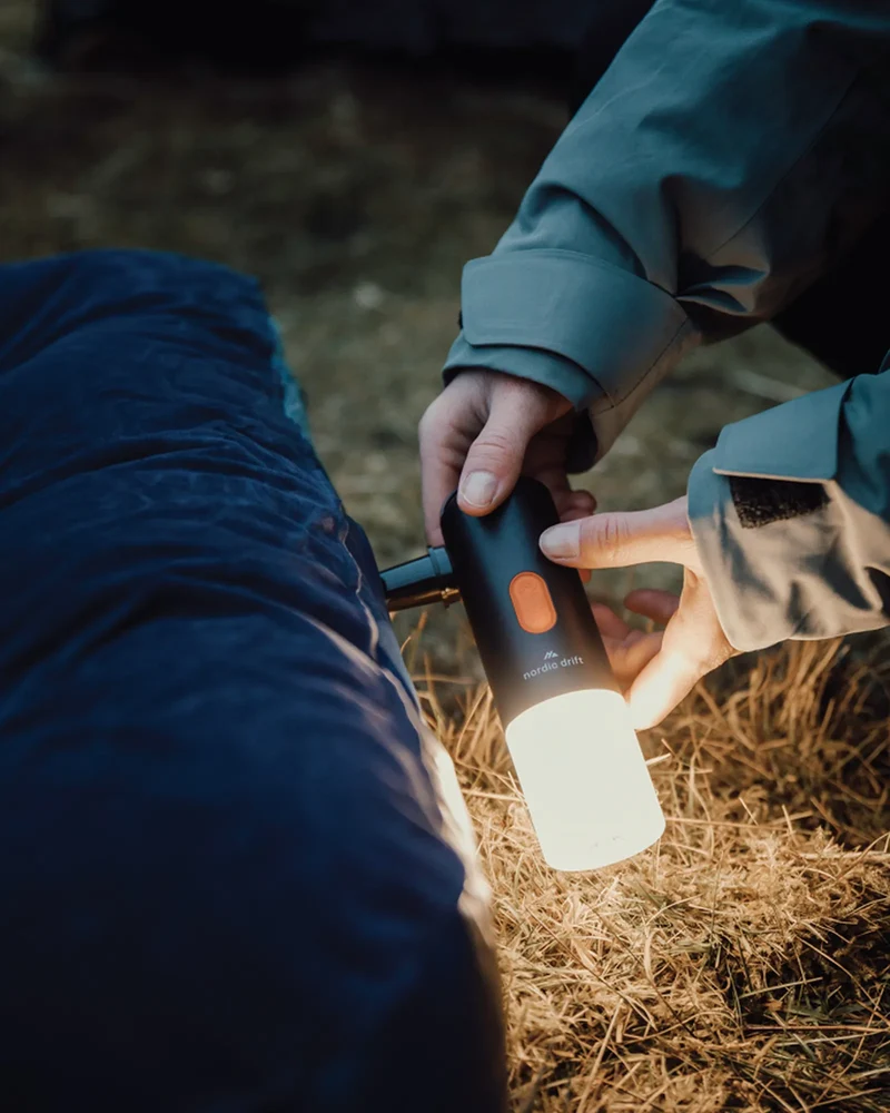 Lampe de camping avec pompe à air Titan à personnaliser
