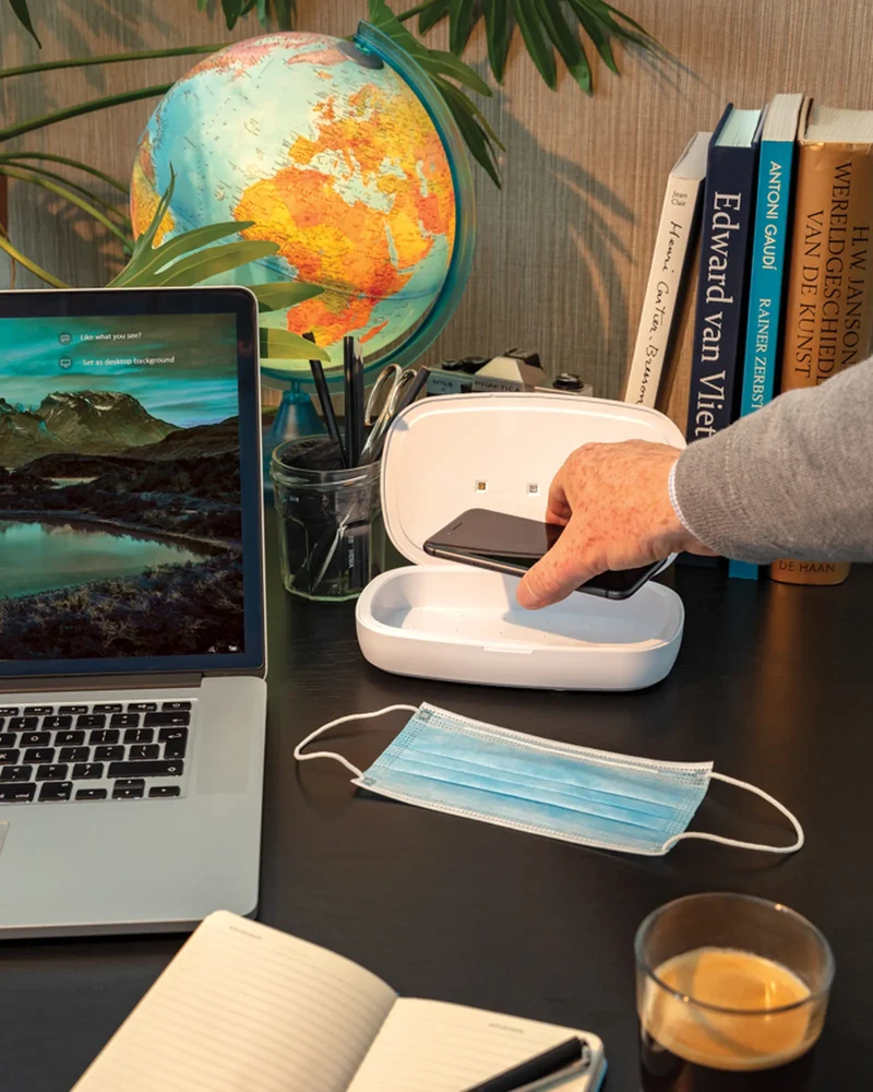 Boîte de stérilisation UV-C avec chargeur sans fil à personnaliser