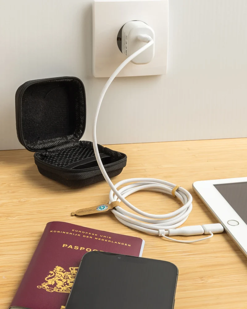 Set câble et chargeur 20W en PET recyclé à personnaliser