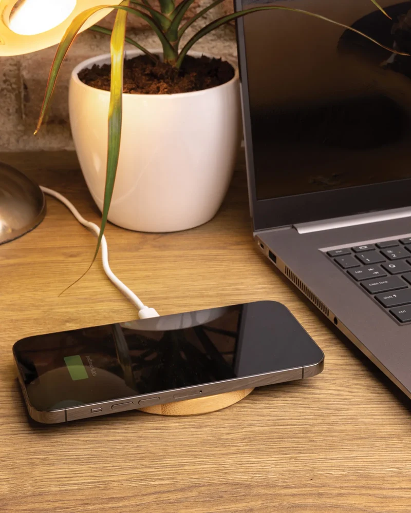 Chargeur sans fil 15W en bambou à personnaliser