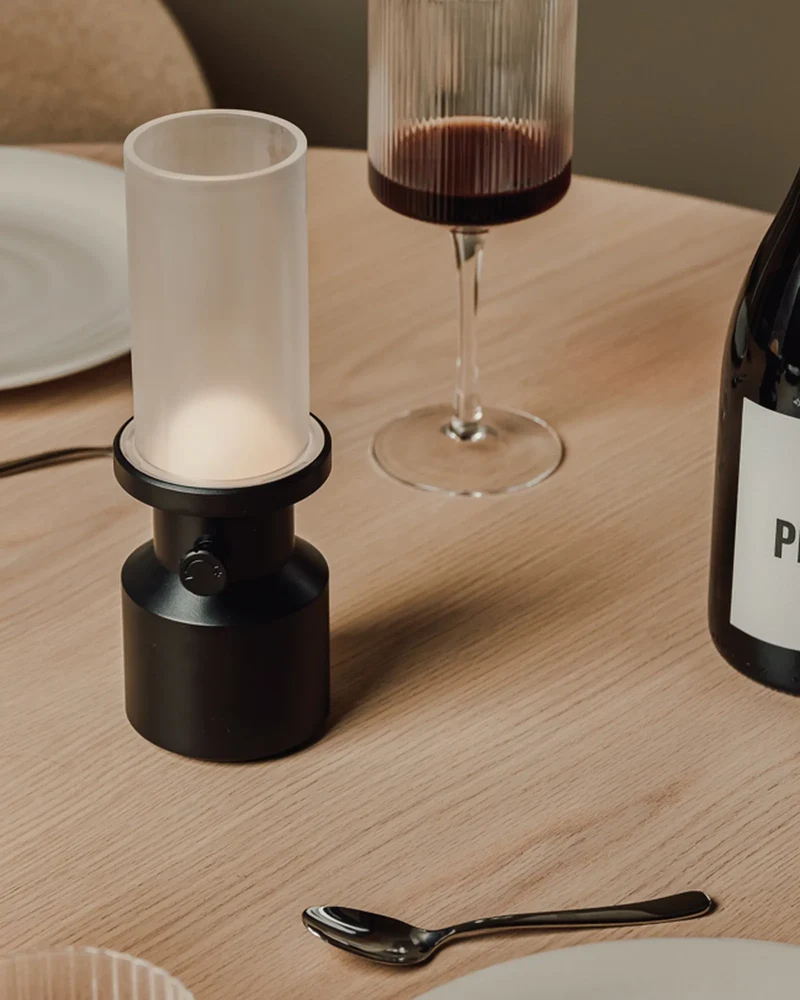 Lampe de table ABS recyclé Vinga Niori à personnaliser