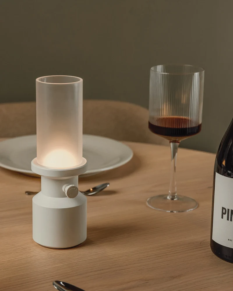 Lampe de table ABS recyclé Vinga Niori à personnaliser