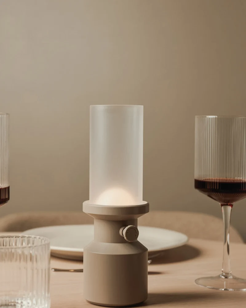 Lampe de table ABS recyclé Vinga Niori à personnaliser