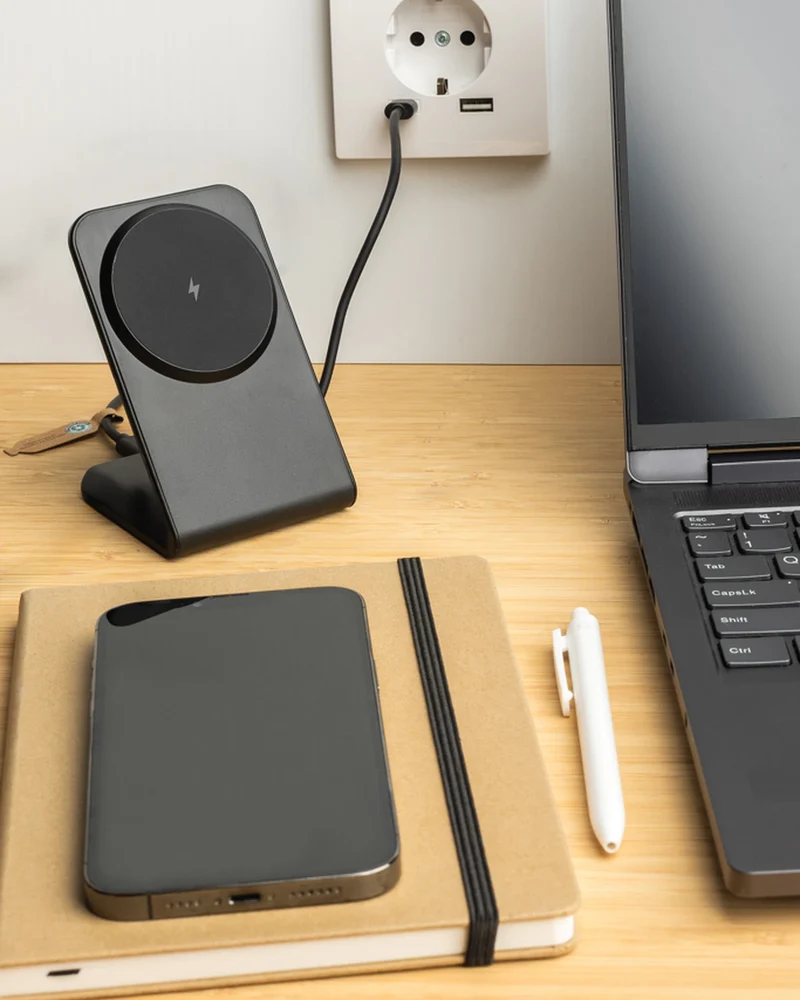 Chargeur magnétique 15W en plastique recyclé à personnaliser