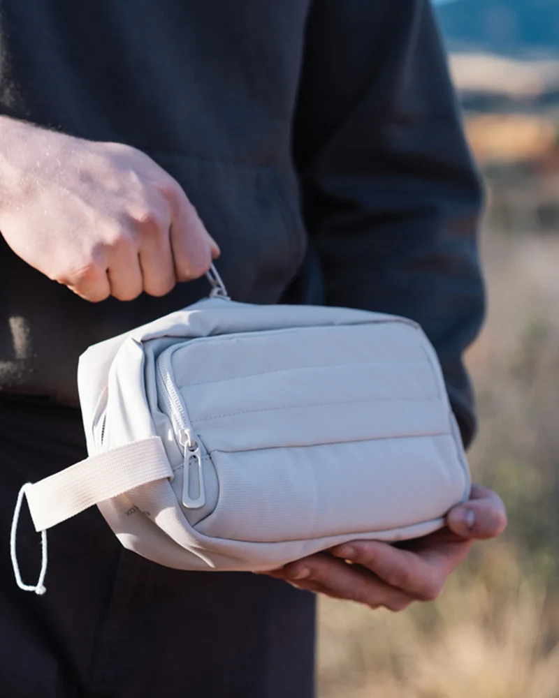 Trousse de toilette rPET AWARE™ Armond à personnaliser