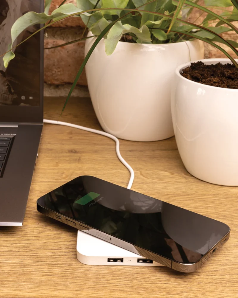 Chargeur sans fil 10W en ABS recyclé à personnaliser