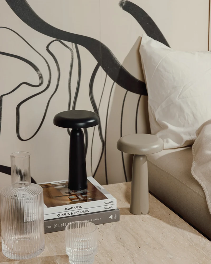 Lampe de table métal ABS recyclé Vinga Avery à personnaliser