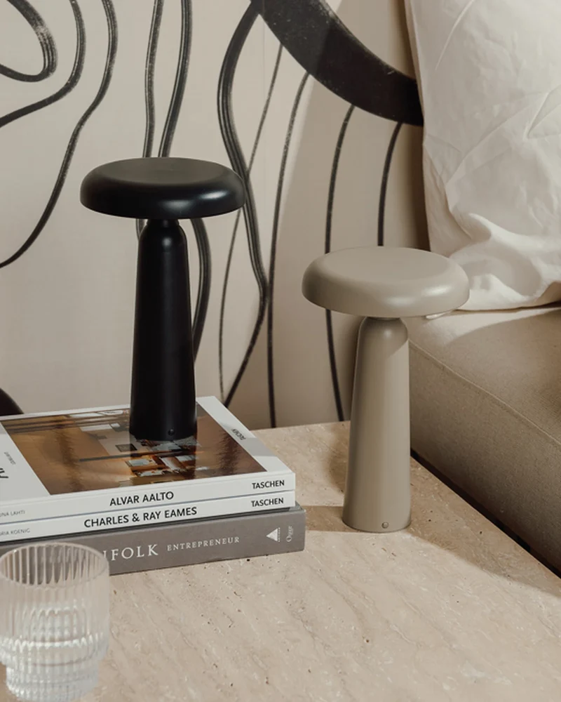 Lampe de table métal ABS recyclé Vinga Avery à personnaliser