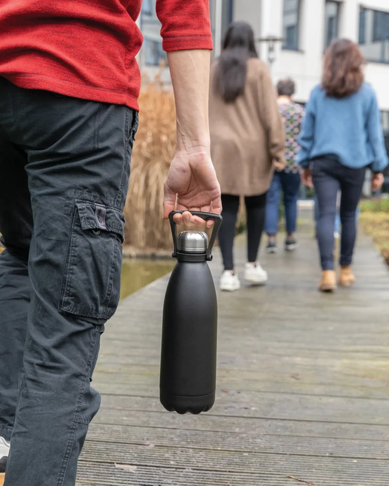 Bouteille isotherme 1.5L en acier inoxydable recyclé à personnaliser