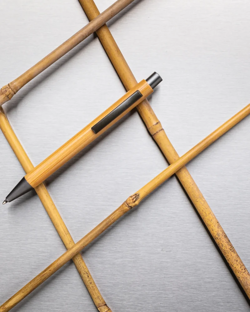 Stylo en bambou au design épuré à personnaliser