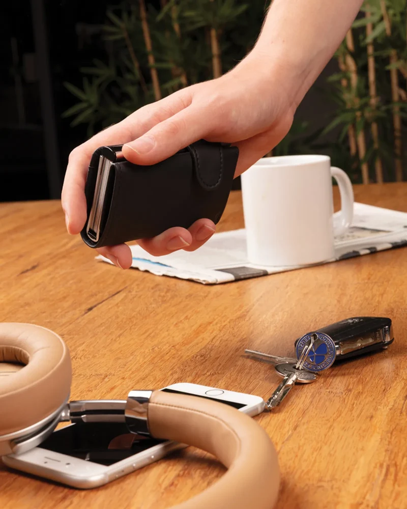 Porte-cartes aluminium PU noir à personnaliser