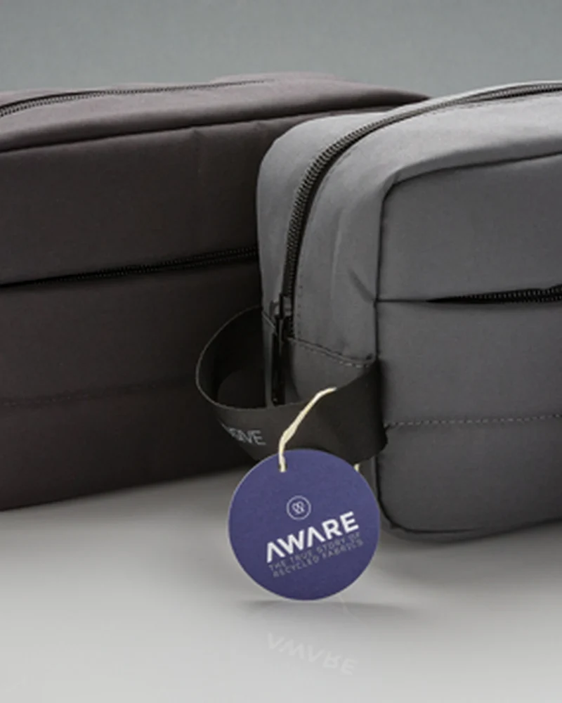 Trousse de toilette rPET AWARE™ à personnaliser