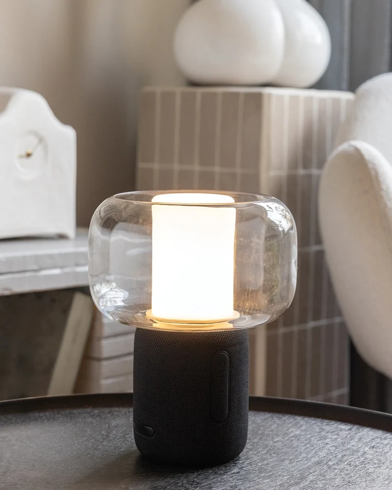Lampe haut-parleur 10W en plastique recyclé à personnaliser