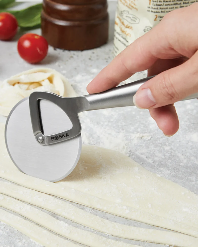 Coupe-pizza acier inoxydable Boska à personnaliser