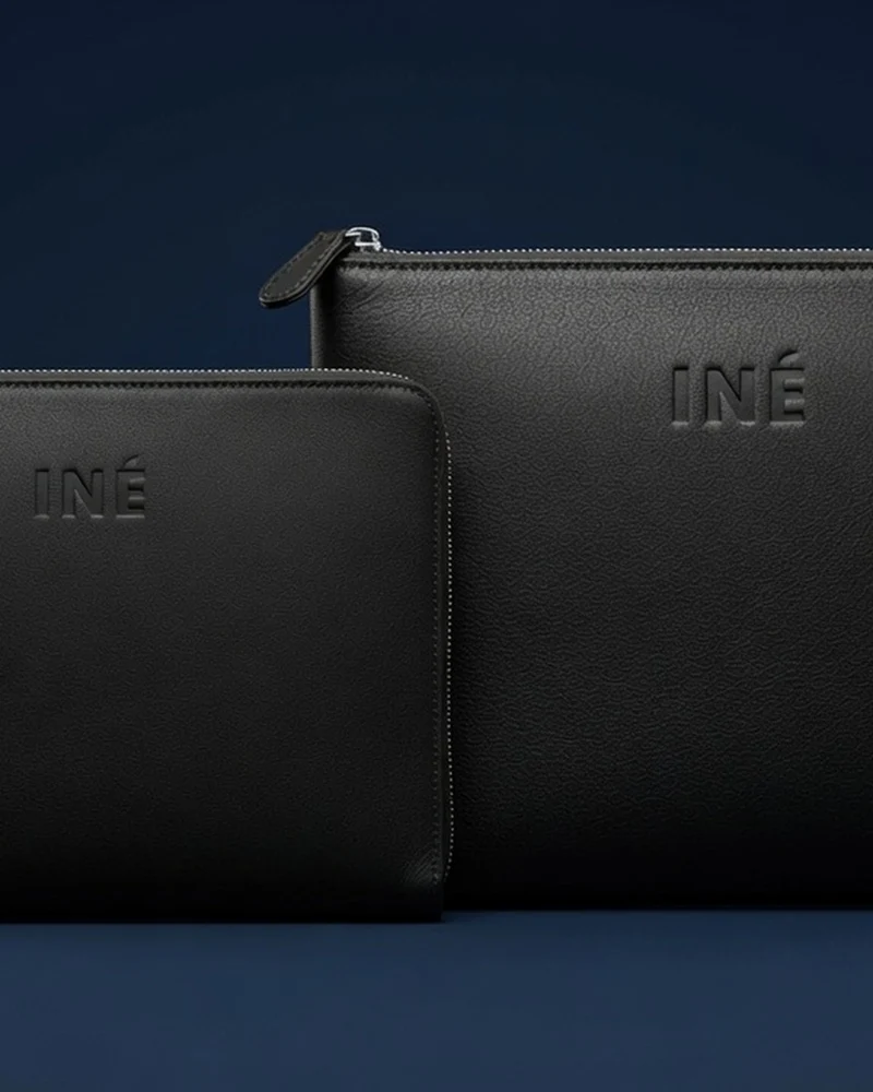 Pochette cuir recyclé INE 10/11" à personnaliser